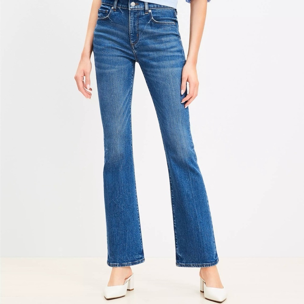 Loft 8 (29) Boot Cut Women’s Jeans Mid Rise Stretch 2023 Whiskering Veining